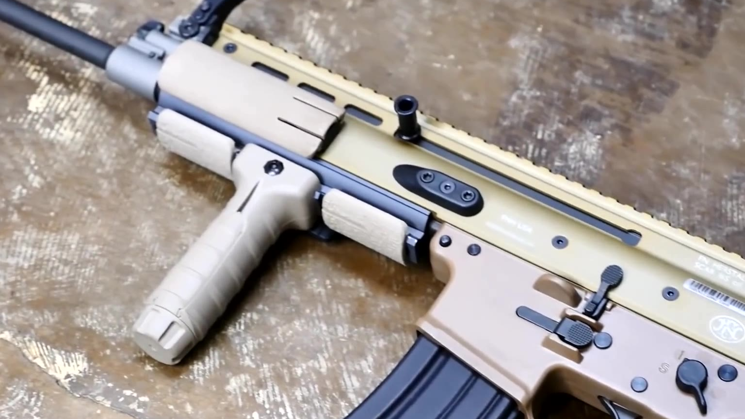 FN SCAR 16s 拆解